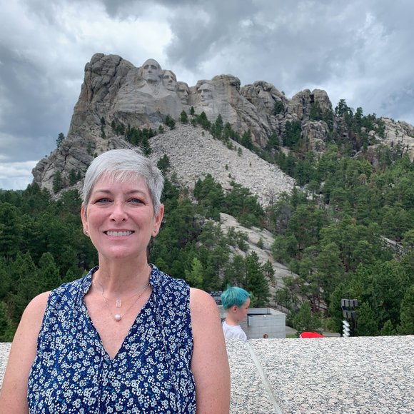 Meet your Posh Ambassador Lisa - Picture 5 of 7